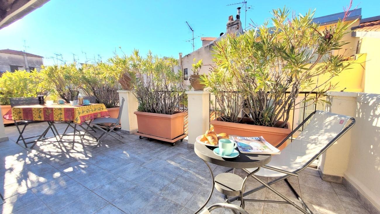 Grande terrasse au soleil nice